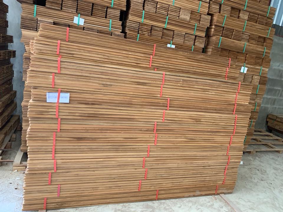 ปาเก้ไม้สัก ไม้สักพื้น ขนาด 6 นิ้ว x 120 เซนติเมตร