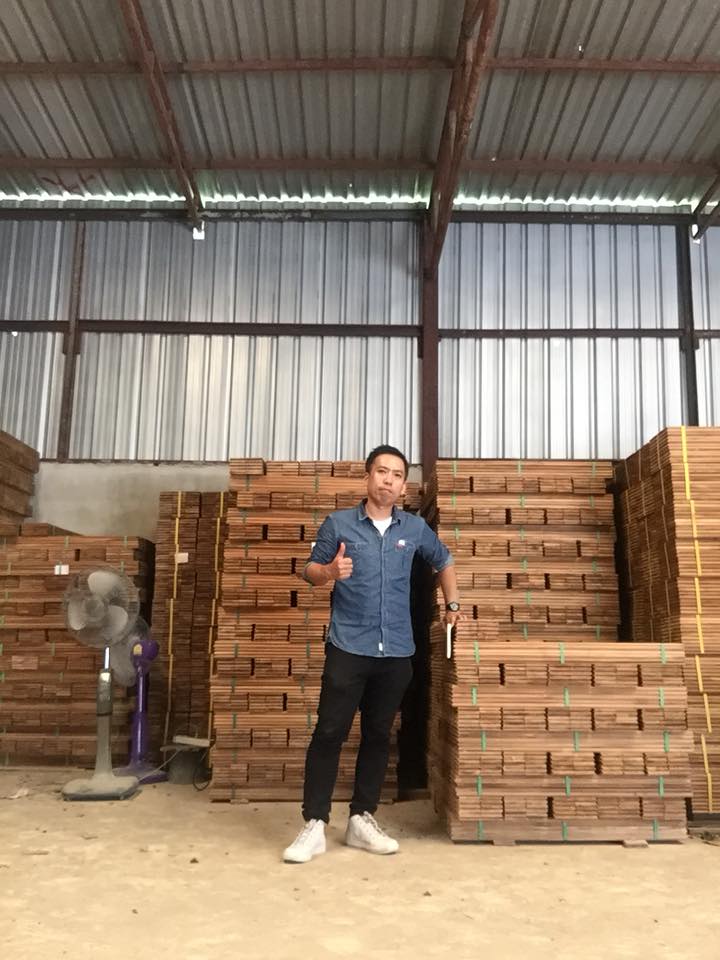 พื้นไม้สัก