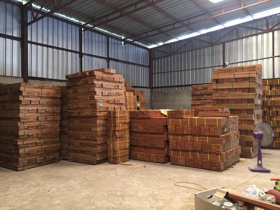 พื้นไมัสัก